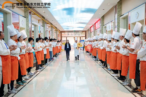 烹饪大师亲临福建新东方，公开课引领学子感悟美食新境界！
